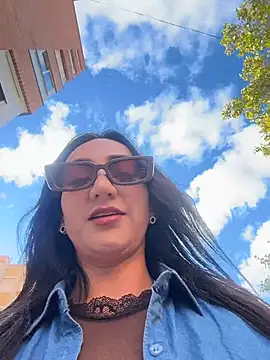 Snapshot of Ninabigtitied chatting on 10.26.25 Ninabigtitied online show from 10.26.25