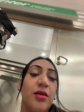 Snapshot of Ninabigtitied chatting on 11.06.25 Ninabigtitied online show from 11.06.25