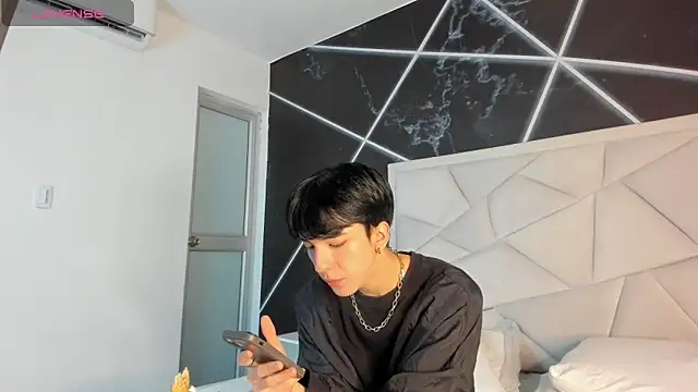 Snapshot of AerumChae chatting on 04.17.26 AerumChae online show from 04.17.26