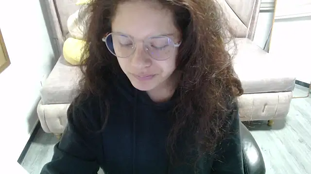 Velvet Moon V online show from 12.20.25