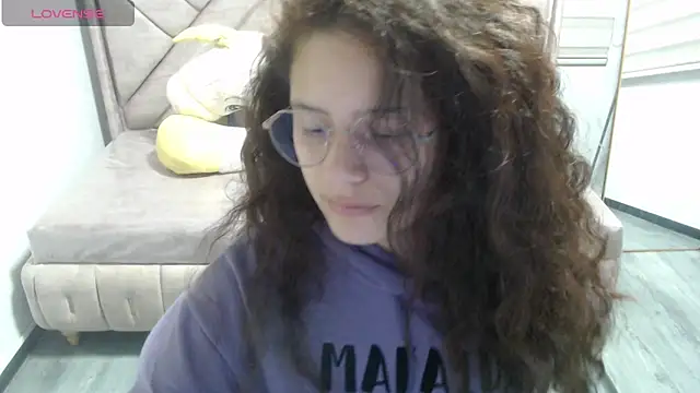 Velvet Moon V online show from 01.08.26