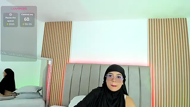 naishaa  online show from 10.06.25