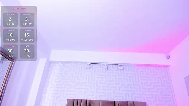 Snapshot of naishaa_ chatting on 12.18.25 naishaa online show from 12.18.25