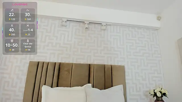 Snapshot of naishaa_ chatting on 02.10.26 naishaa online show from 02.10.26