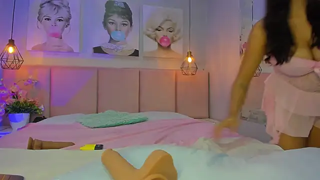 Snapshot of Lhea_Foxx chatting on 10.25.25 Lhea Foxx online show from 10.25.25