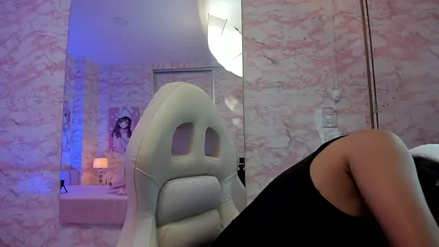 Snapshot of Lhea_Foxx chatting on 11.06.25 Lhea Foxx online show from 11.06.25