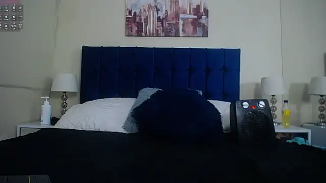 Emma Foxi online show from 11.21.25