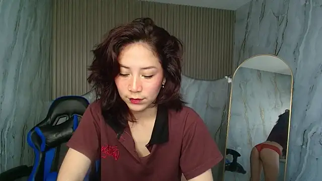 Snapshot of valentina_r_ chatting on 11.08.25 valentina r online show from 11.08.25