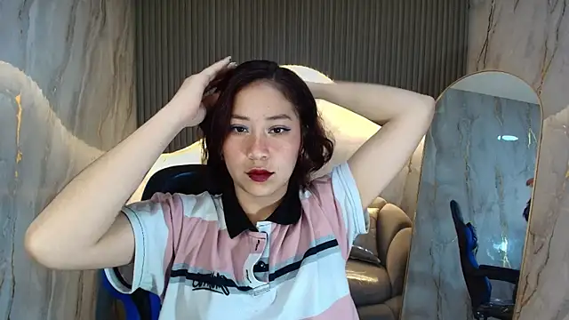 valentina r  online show from 11.18.25