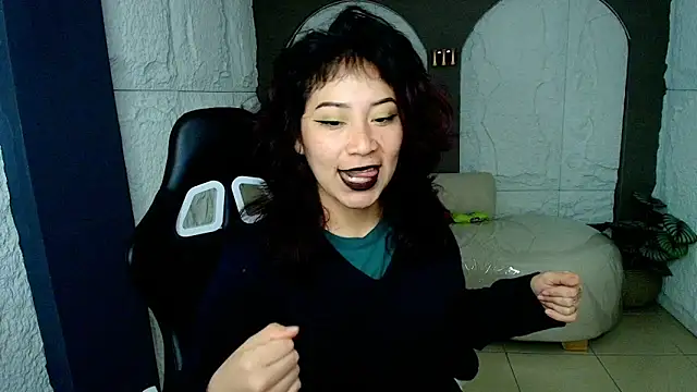 valentina r  online show from 04.17.26