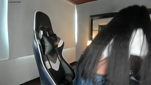 Adhara7 online show from 10.10.25