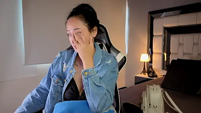 Snapshot of Adhara7 chatting on 02.07.26 Adhara7 online show from 02.07.26