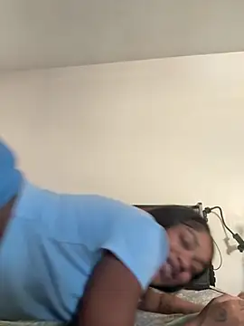 PrettyBabriexox online show from 10.26.25