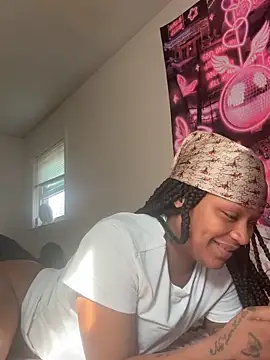 Snapshot of PrettyBabriexox chatting on 04.16.26 PrettyBabriexox online show from 04.16.26