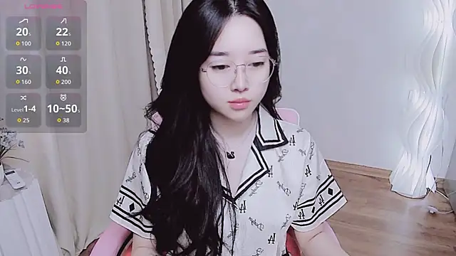 Snapshot of Miu-999 chatting on 10.01.25 Miu-999 online show from 10.01.25