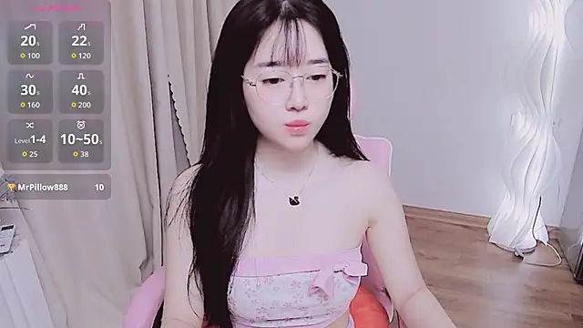 Snapshot of Miu-999 chatting on 10.11.25 Miu-999 online show from 10.11.25