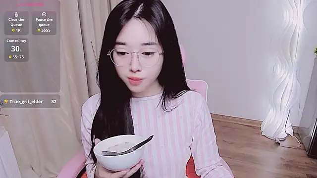 Snapshot of Miu-999 chatting on 10.16.25 Miu-999 online show from 10.16.25