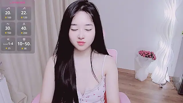 Snapshot of Miu-999 chatting on 10.20.25 Miu-999 online show from 10.20.25