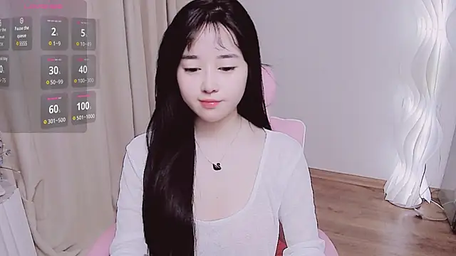 Snapshot of Miu-999 chatting on 10.24.25 Miu-999 online show from 10.24.25