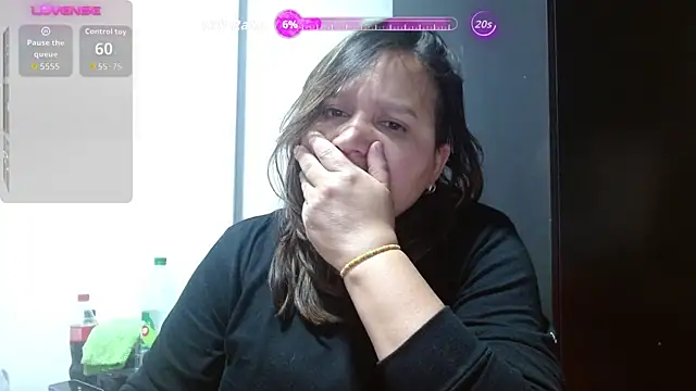 Snapshot of haashkyo chatting on 10.11.25 haashkyo online show from 10.11.25