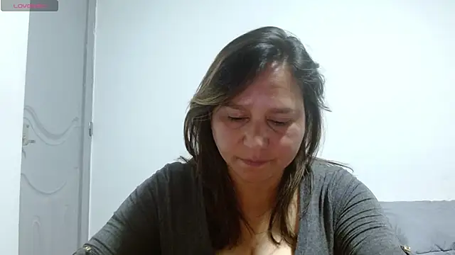 Snapshot of haashkyo chatting on 10.22.25 haashkyo online show from 10.22.25