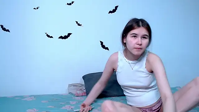 Snapshot of litle_owl chatting on 11.14.25 litle owl online show from 11.14.25