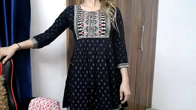 Snapshot of niya-cute chatting on 10.26.25 niya-cute online show from 10.26.25