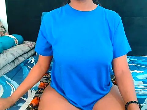 Snapshot of CreamySexyPussy chatting on 10.26.25 CreamySexyPussy online show from 10.26.25