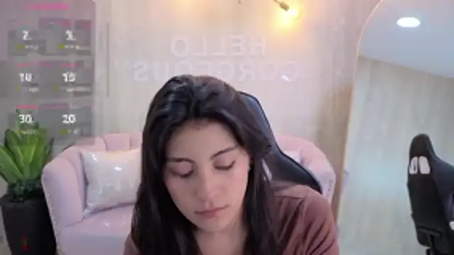 Snapshot of Zoe_Blaze_A chatting on 10.30.25 Zoe Blaze A online show from 10.30.25