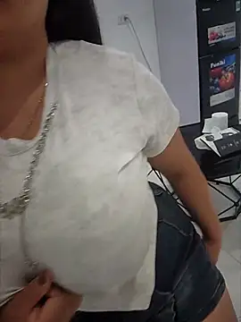 Snapshot of Akira_sera chatting on 05.08.26 Akira sera online show from 05.08.26