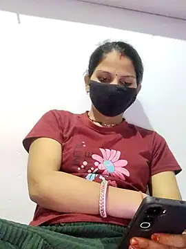 poojam93 online show from 10.27.25