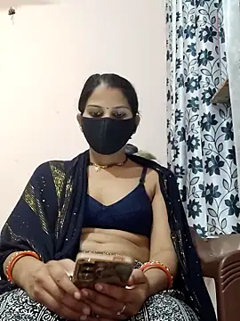 Snapshot of poojam93 chatting on 12.18.25 poojam93 online show from 12.18.25