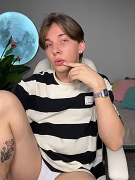 Snapshot of Robby_Manson chatting on 10.03.25 Robby Manson online show from 10.03.25