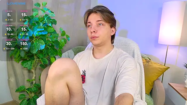 Snapshot of Robby_Manson chatting on 10.10.25 Robby Manson online show from 10.10.25