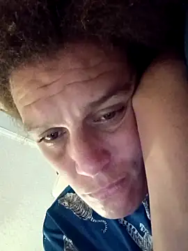 Snapshot of sarahkat86 chatting on 09.20.25 sarahkat86 online show from 09.20.25