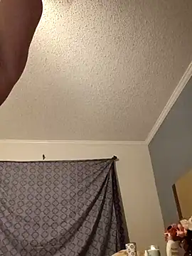 Snapshot of sarahkat86 chatting on 09.27.25 sarahkat86 online show from 09.27.25