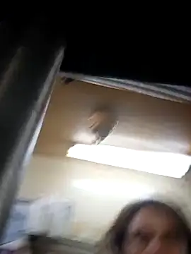 Snapshot of sarahkat86 chatting on 10.12.25 sarahkat86 online show from 10.12.25