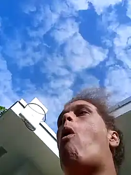 Snapshot of sarahkat86 chatting on 10.31.25 sarahkat86 online show from 10.31.25