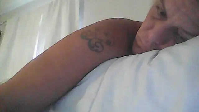 sarahkat86 online show from 04.13.26