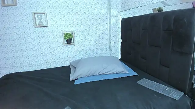 Snapshot of lisa_logan chatting on 02.13.26 lisa logan online show from 02.13.26