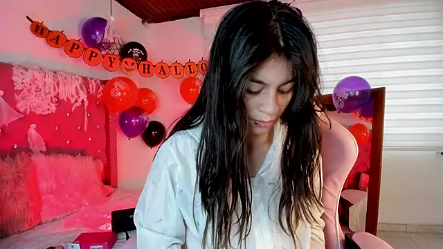 Jade rey  online show from 10.14.25