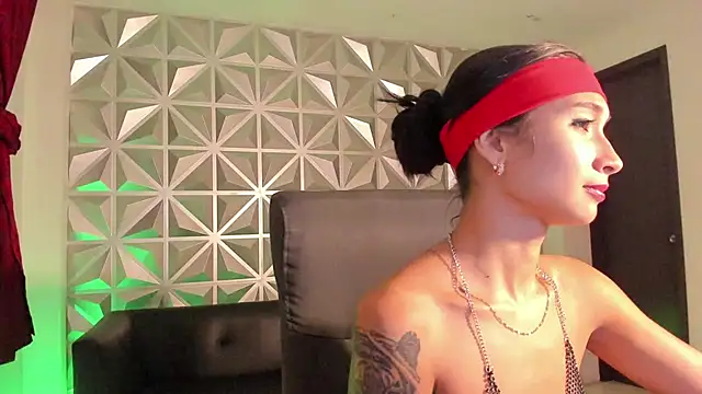 Snapshot of hellen_tease chatting on 09.10.25 hellen tease online show from 09.10.25