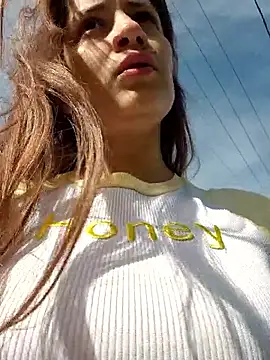 Snapshot of aytanna_torrez chatting on 10.21.25 aytanna torrez online show from 10.21.25