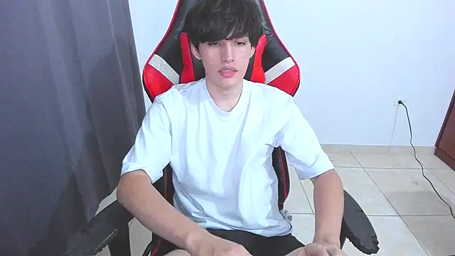 Snapshot of eren_188 chatting on 10.15.25 eren 188 online show from 10.15.25