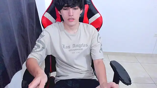 Snapshot of eren_188 chatting on 10.31.25 eren 188 online show from 10.31.25