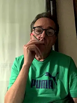 Snapshot of KeepCoolForever chatting on 10.19.25 KeepCoolForever online show from 10.19.25