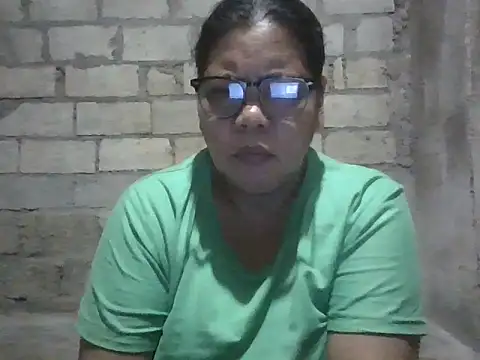 Snapshot of xxbernxxx chatting on 09.24.25 xxbernxxx online show from 09.24.25