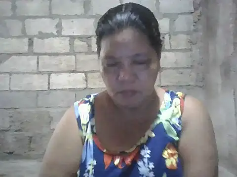 Snapshot of xxbernxxx chatting on 10.13.25 xxbernxxx online show from 10.13.25