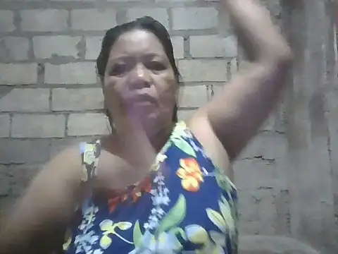 Snapshot of xxbernxxx chatting on 10.29.25 xxbernxxx online show from 10.29.25