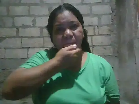 Snapshot of xxbernxxx chatting on 10.29.25 xxbernxxx online show from 10.29.25